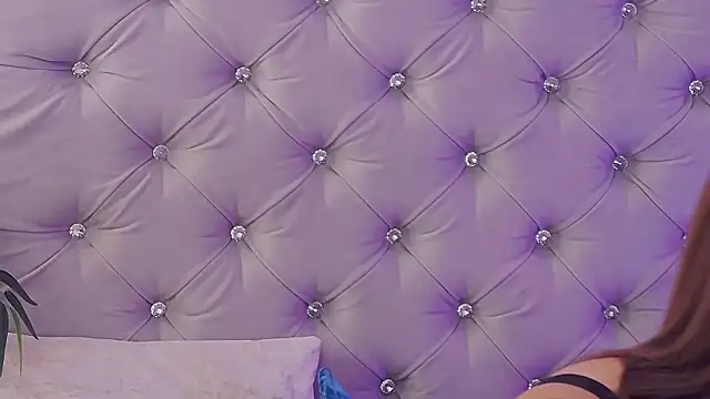 Snapshot of MeIisaLove chatting on 17, 9, 2025 MeIisaLove online show from 17, 9, 2025