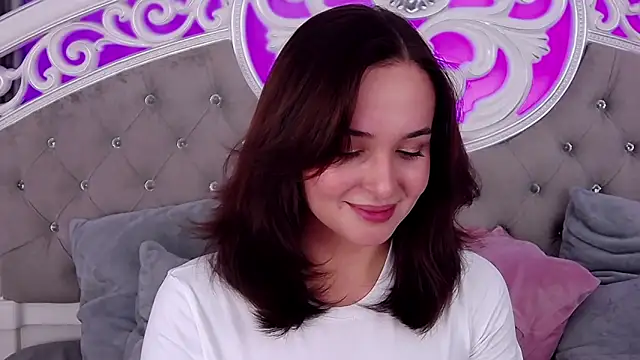 Snapshot of MeIisaLove chatting on 9, 11, 2025 MeIisaLove online show from 9, 11, 2025