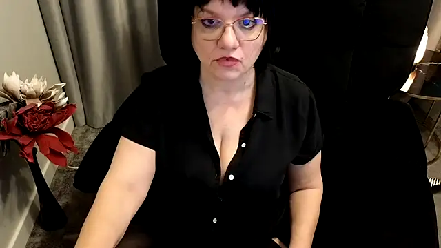 maggiemilff online show from 24, 1, 2025