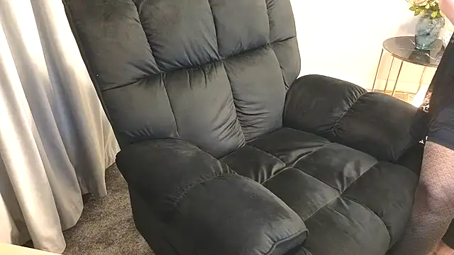 maggiemilff online show from 13, 3, 2025