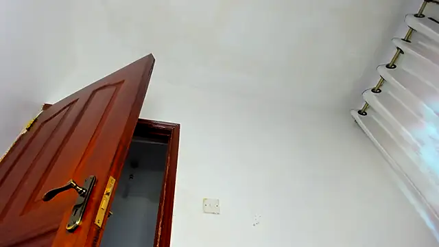 Z-O-E-Y online show from 5, 12, 2025