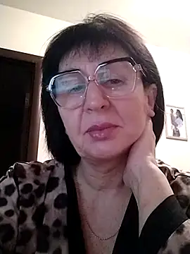 AlbinaXPretty online show from 1, 1, 2025