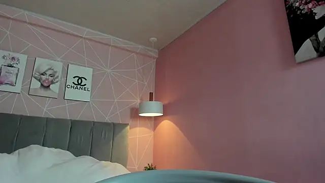 dolly zoe online show from 29, 1, 2025