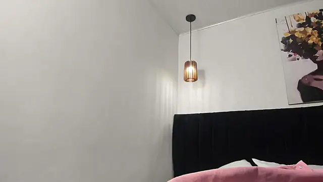 dolly zoe online show from 14, 4, 2026