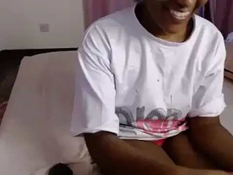 Snapshot of savage_laura chatting on 9, 2, 2025 savage laura online show from 9, 2, 2025