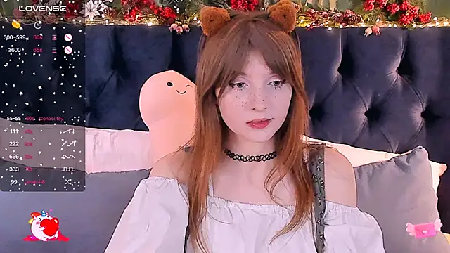 Snapshot of AliceLanley chatting on 5, 2, 2025 AliceLanley online show from 5, 2, 2025