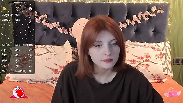 Snapshot of AliceLanley chatting on 3, 10, 2025 AliceLanley online show from 3, 10, 2025