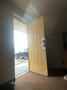 Stressreliever82 online show from 4, 4, 2026