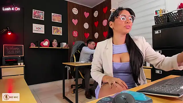 Snapshot of Office_Naughty_Girl chatting on 21, 2, 2025 Office Naughty Girl online show from 21, 2, 2025