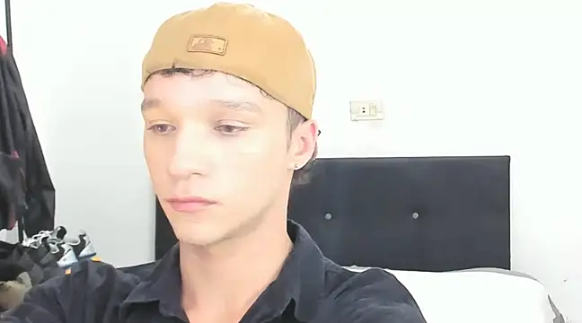 Snapshot of angelcortes chatting on 7, 1, 2025 angelcortes online show from 7, 1, 2025