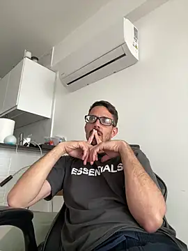 julian333 online show from 22, 3, 2025