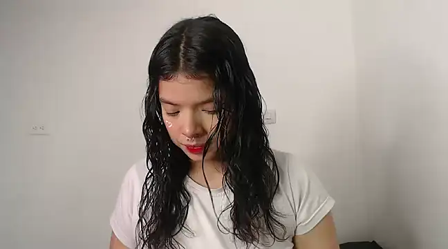 Snapshot of yungelitamor_ chatting on 6, 1, 2025 yungelitamor online show from 6, 1, 2025