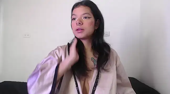 Snapshot of yungelitamor_ chatting on 8, 1, 2025 yungelitamor online show from 8, 1, 2025