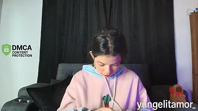 Snapshot of yungelitamor_ chatting on 29, 9, 2025 yungelitamor online show from 29, 9, 2025