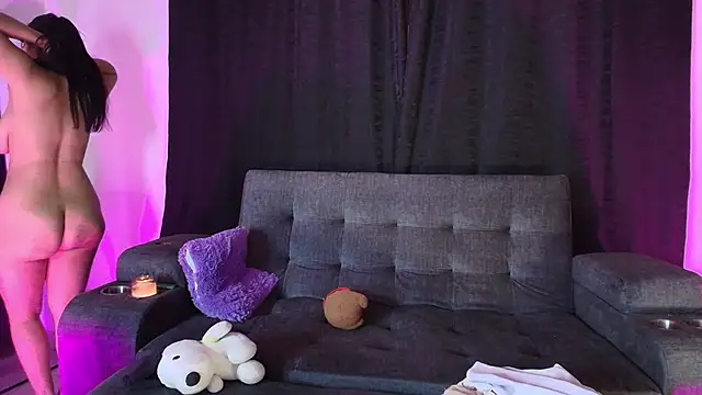 yungelitamor  online show from 20, 7, 2026