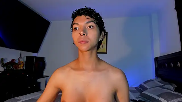 xhenisa  online show from 15, 12, 2024