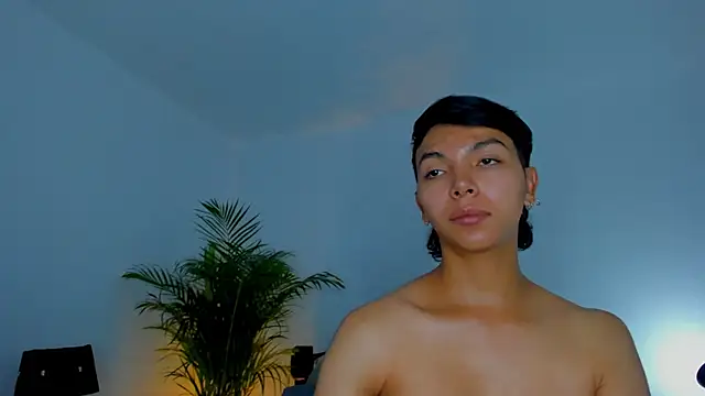 xhenisa  online show from 29, 9, 2025