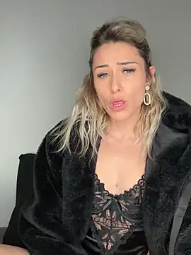 petrouchkaaa  online show from 10, 1, 2025