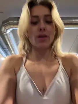 petrouchkaaa  online show from 7, 3, 2025