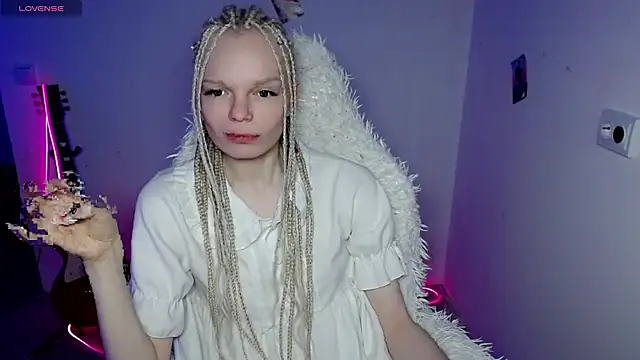 Emily Nyaffee online show from 5, 1, 2026