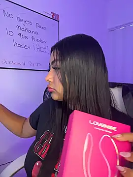 NatashaBrown12 online show from 8, 11, 2025