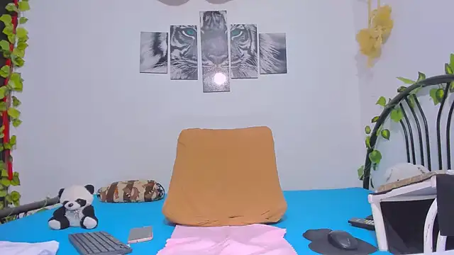 Alhelqueen online show from 25, 9, 2025