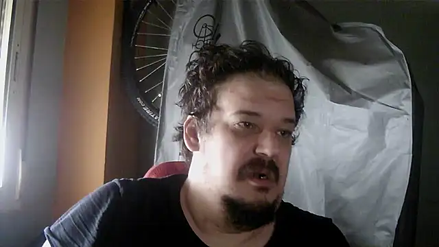 Snapshot of porkorossy chatting on 19, 10, 2025 porkorossy online show from 19, 10, 2025