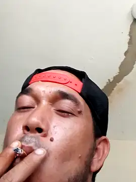 Snapshot of saffont chatting on 1, 4, 2026 saffont online show from 1, 4, 2026