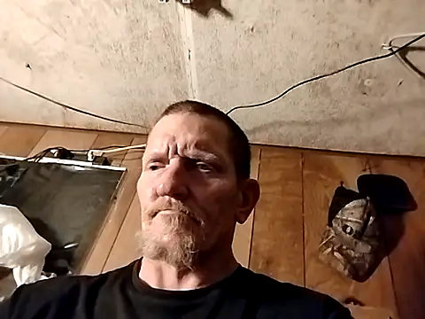 Snapshot of budweiser666 chatting on 4, 3, 2025 budweiser666 online show from 4, 3, 2025