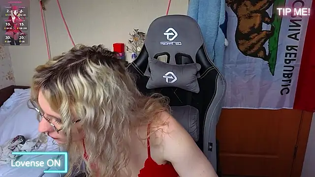 Lori Myaf online show from 12, 3, 2026