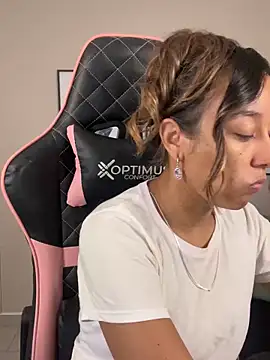 DianaHopson online show from 14, 3, 2025