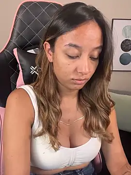 DianaHopson online show from 14, 3, 2025