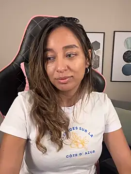 DianaHopson online show from 16, 3, 2025