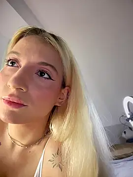 Snapshot of Ella_Charm chatting on 16, 10, 2025 Ella Charm online show from 16, 10, 2025