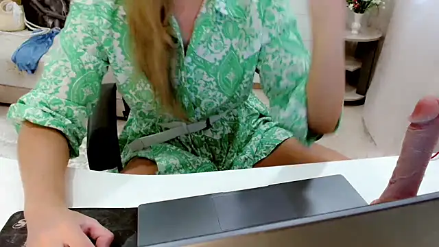 EveLove33 online show from 24, 9, 2025