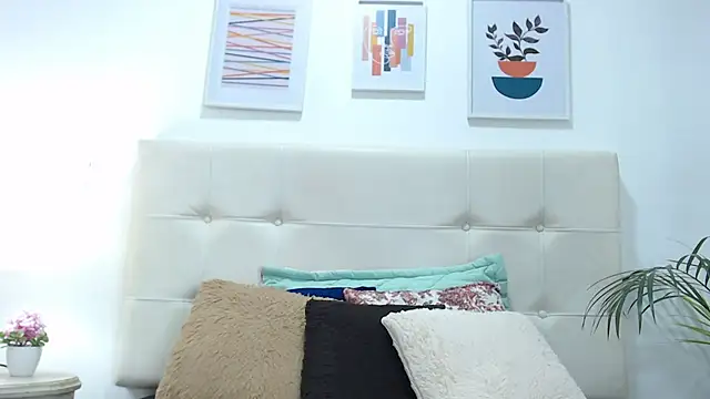 TiffanyFox1 online show from 27, 2, 2025