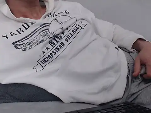 Snapshot of MikeyMaXXX chatting on 1, 3, 2026 MikeyMaXXX online show from 1, 3, 2026