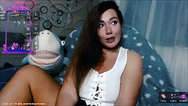 Snapshot of tia_meow chatting on 11, 10, 2025 tia meow online show from 11, 10, 2025