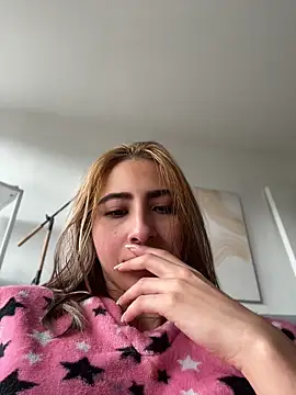 Snapshot of Ameellie chatting on 3, 7, 2026 Ameellie online show from 3, 7, 2026