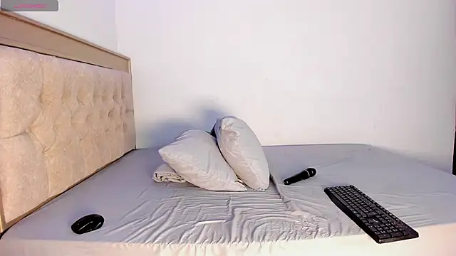 Letizia West  online show from 20, 3, 2026