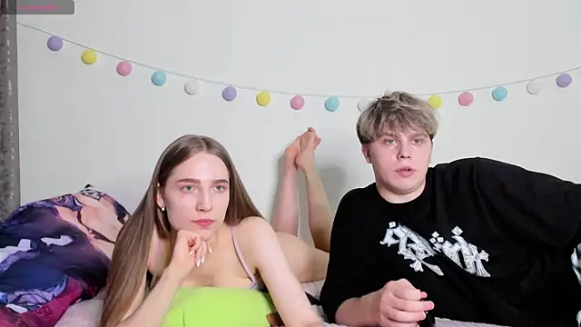 Snapshot of Emily_and_Ilumi chatting on 21, 12, 2024 Emily and Ilumi online show from 21, 12, 2024