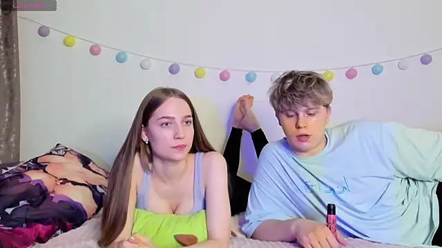 Snapshot of Emily_and_Ilumi chatting on 26, 12, 2024 Emily and Ilumi online show from 26, 12, 2024