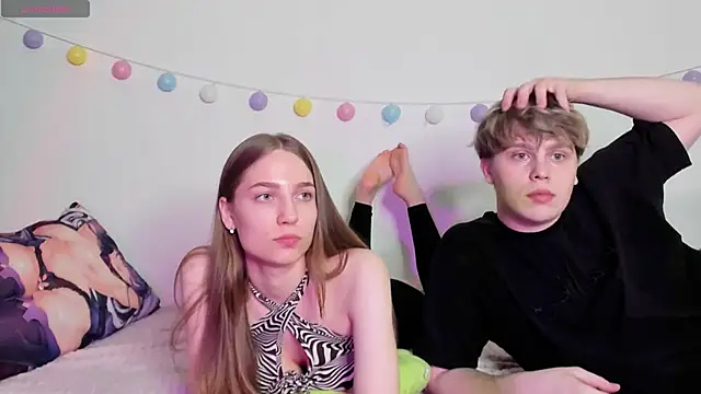 Snapshot of Emily_and_Ilumi chatting on 27, 12, 2024 Emily and Ilumi online show from 27, 12, 2024