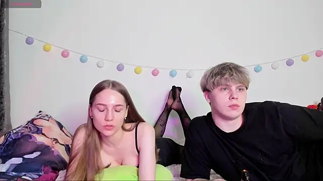 Snapshot of Emily_and_Ilumi chatting on 27, 12, 2024 Emily and Ilumi online show from 27, 12, 2024