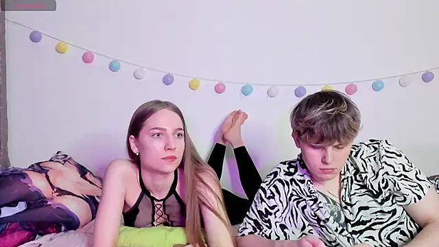 Snapshot of Emily_and_Ilumi chatting on 29, 12, 2024 Emily and Ilumi online show from 29, 12, 2024