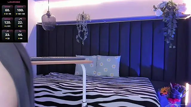 PawgGirl18 online show from 4, 1, 2025