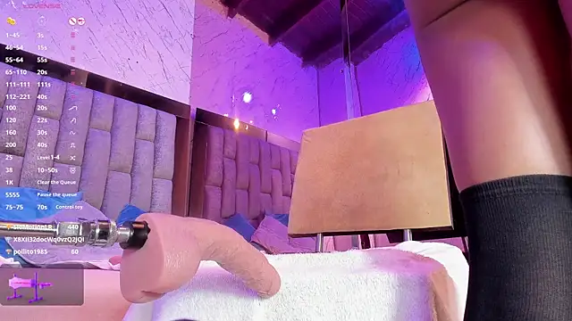 Snapshot of EmmaDuque chatting on 15, 2, 2025 EmmaDuque online show from 15, 2, 2025