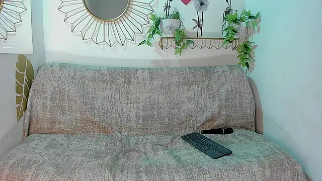 Snapshot of EmmaDuque chatting on 8, 11, 2025 EmmaDuque online show from 8, 11, 2025