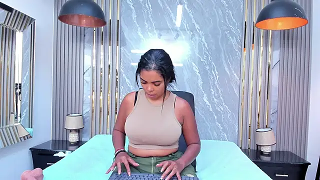 CiaraHarris online show from 13, 12, 2024