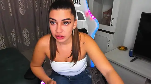 Snapshot of EveEvian chatting on 24, 1, 2025 EveEvian online show from 24, 1, 2025